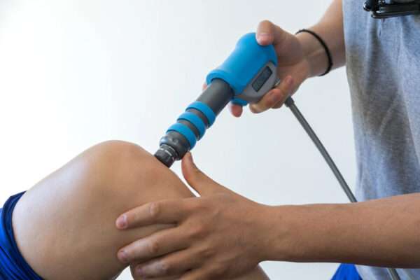 radial pressure wave therapy 02 | Piraya Clinic