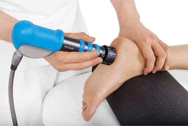 radial pressure wave therapy 03 | Piraya Clinic