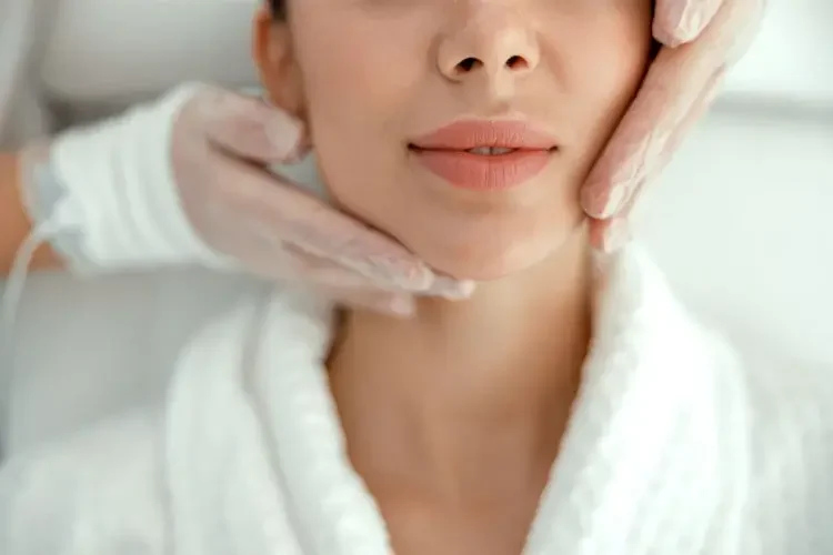 ปากชุ่มชื่น, ทรีตเมนต์ปาก, Treatment, Facial Treatments, ทรีตเมนท์ผิวหน้า, piraya clinic, ภิรญา คลินิก, คลิกนิกความงาม, คลินิก, ทำหน้า, หัตถการ, เมืองทอง, ทรีตเมนท์